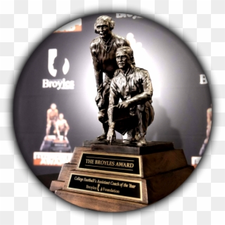 About The Broyles Award - Statue, HD Png Download