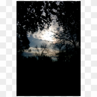 Hasta Tenue Entre Nubes, La Luz Del Sol Es Energía - Moonlight, HD Png Download