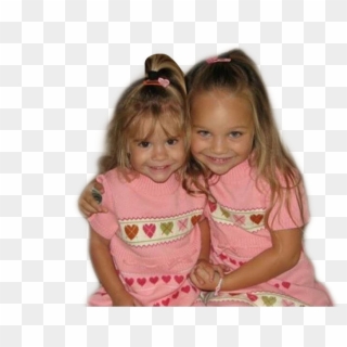 Maddie And Mackenzie Ziegler Young , Png Download - Maddie And Mackenzie Ziegler Young, Transparent Png