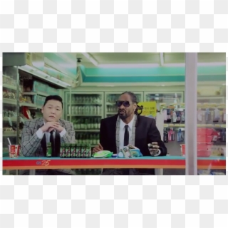 Psy Presenta Nueva Canción Junto Al Rapero Snoop Dogg - Psy Snoop Dogg Soju, HD Png Download