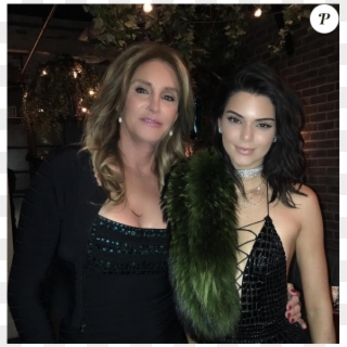 Caitlyn Jenner Pose Avec Kendall À L'occasion De Son - Caitlyn Jenner Kendall Birthday, HD Png Download