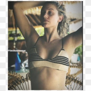 Lili Reinhart Resolveu Colocar Seus Cachos Pra Jogo - Lili Reinhart En Bikini, HD Png Download